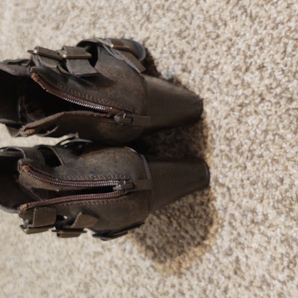 Size 7 brown booties - Picture 4 of 5